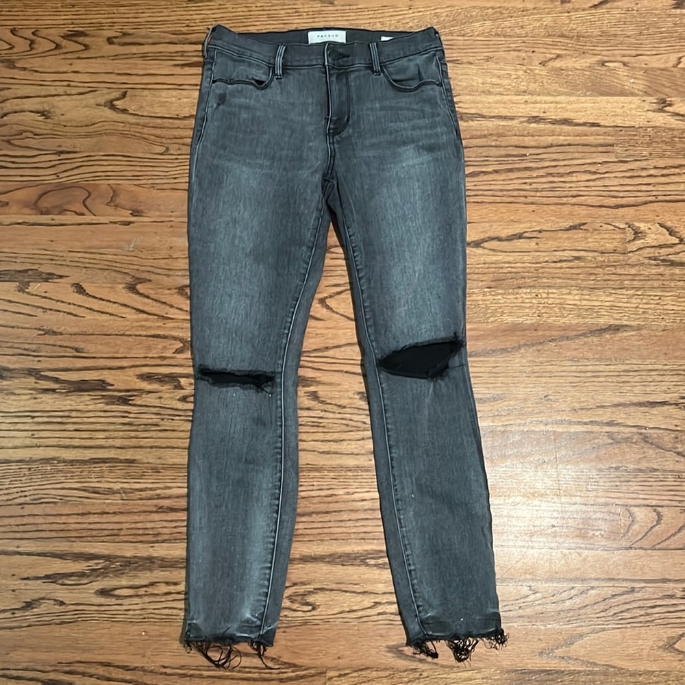 Black ripped skinny jeans